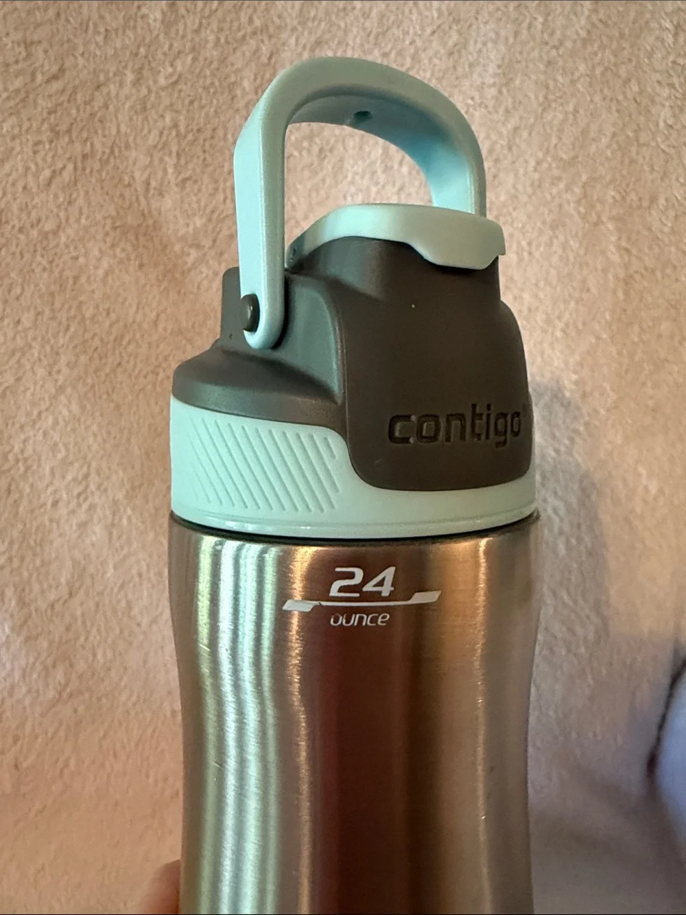 NWOT Contigo 24 oz. Water Bottle